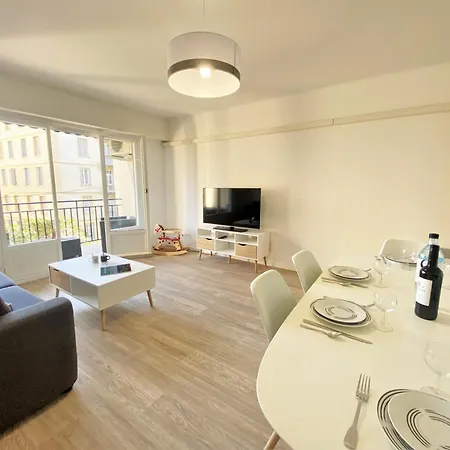 Sacre Coeur 6 Couchages Apartmán *